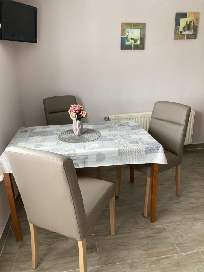 Ferienwohnung Flecken Zechlin Exteriör bild